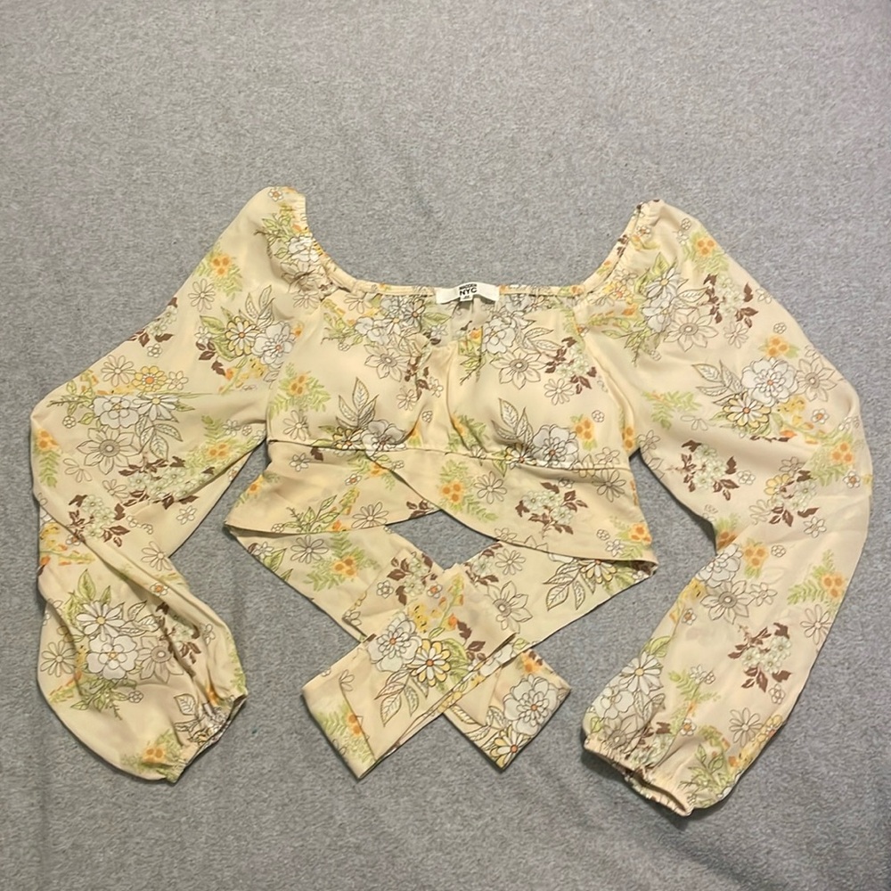 Long sleeve crop top